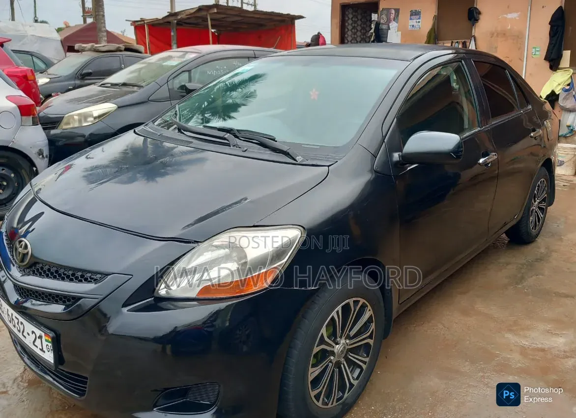 Toyota Yaris 2011 Black