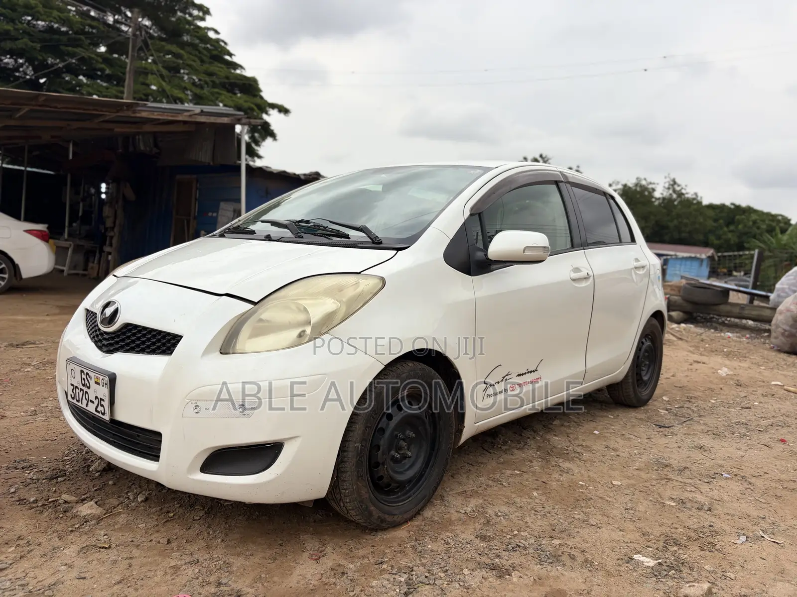 Toyota Vitz 1.0 FWD 3dr 2010 White