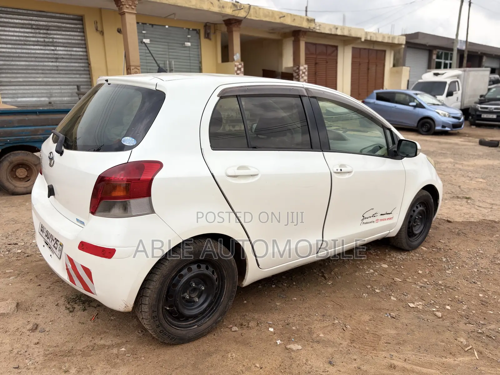 Toyota Vitz 1.0 FWD 3dr 2010 White