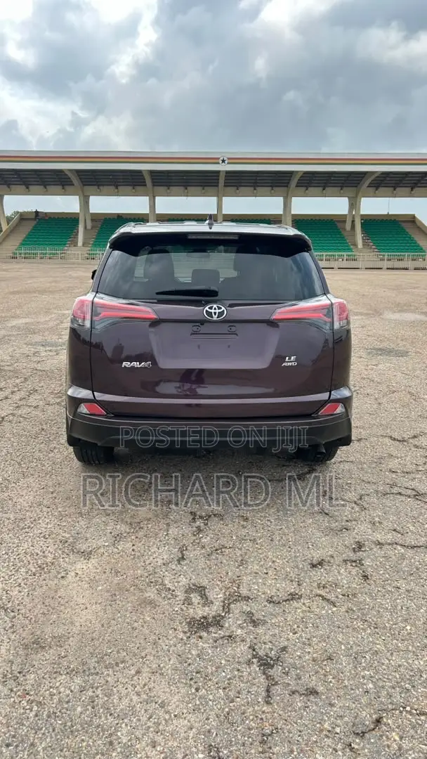 Toyota RAV4 LE 4dr SUV AWD (2.5L 4cyl 6A) 2018 Burgundy