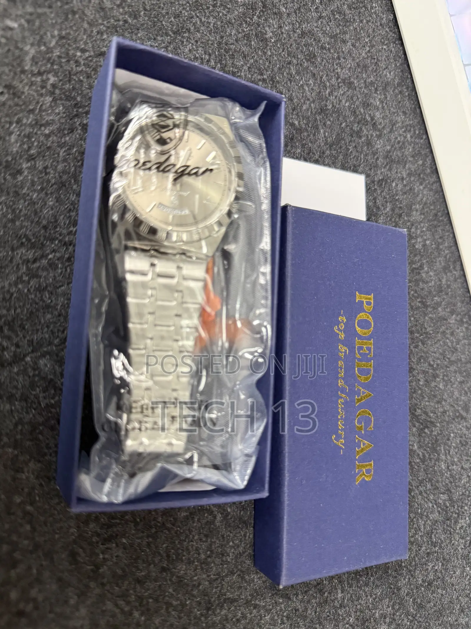 Poedagar Watch