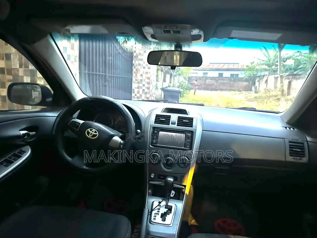 Toyota Corolla S 4dr Sedan (1.8L 4cyl 4A) 2012 Red
