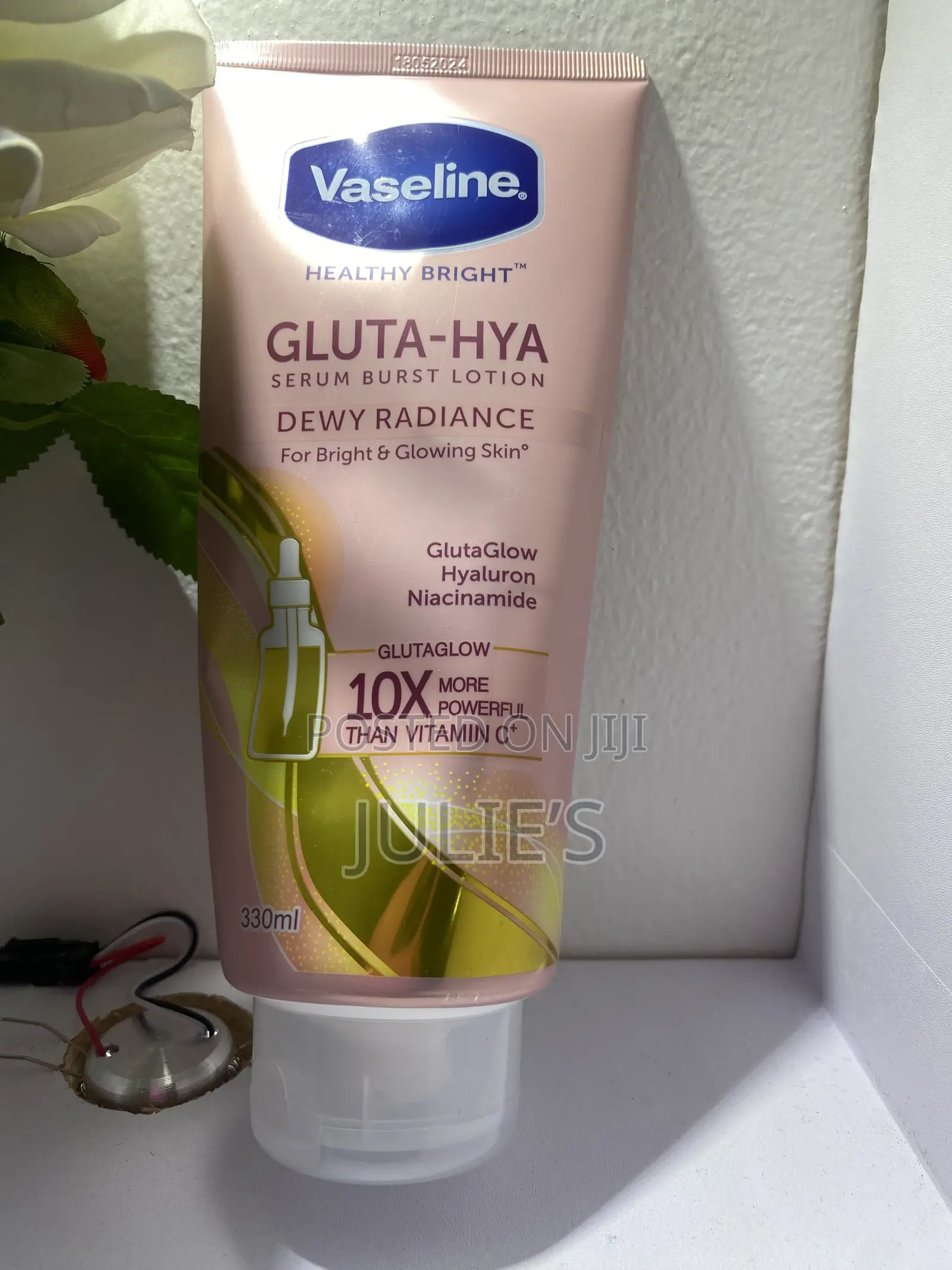 Vaseline Gluta Hya Deey Radiant Glow Body Lotion