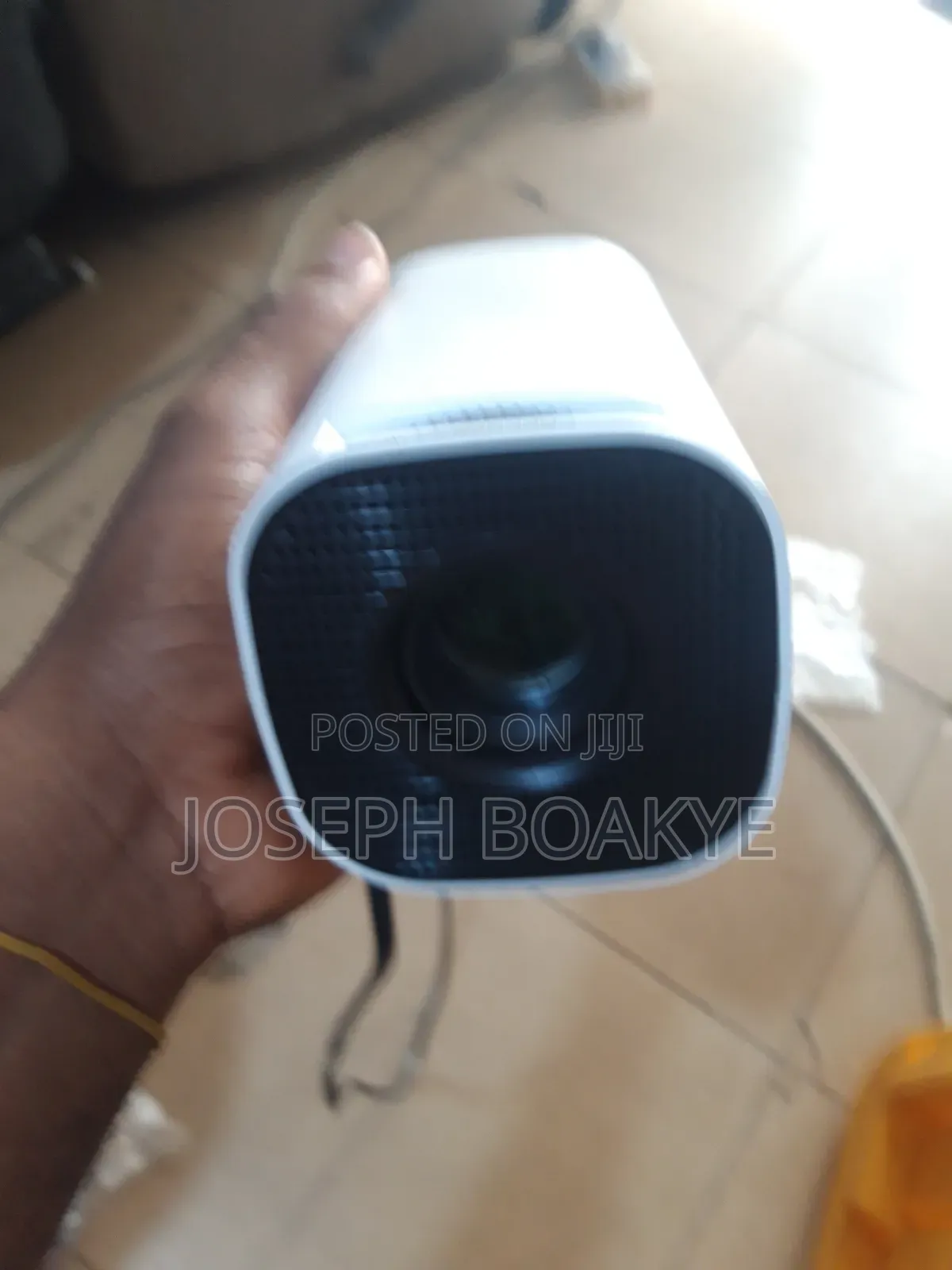 Portable UHD Projector
