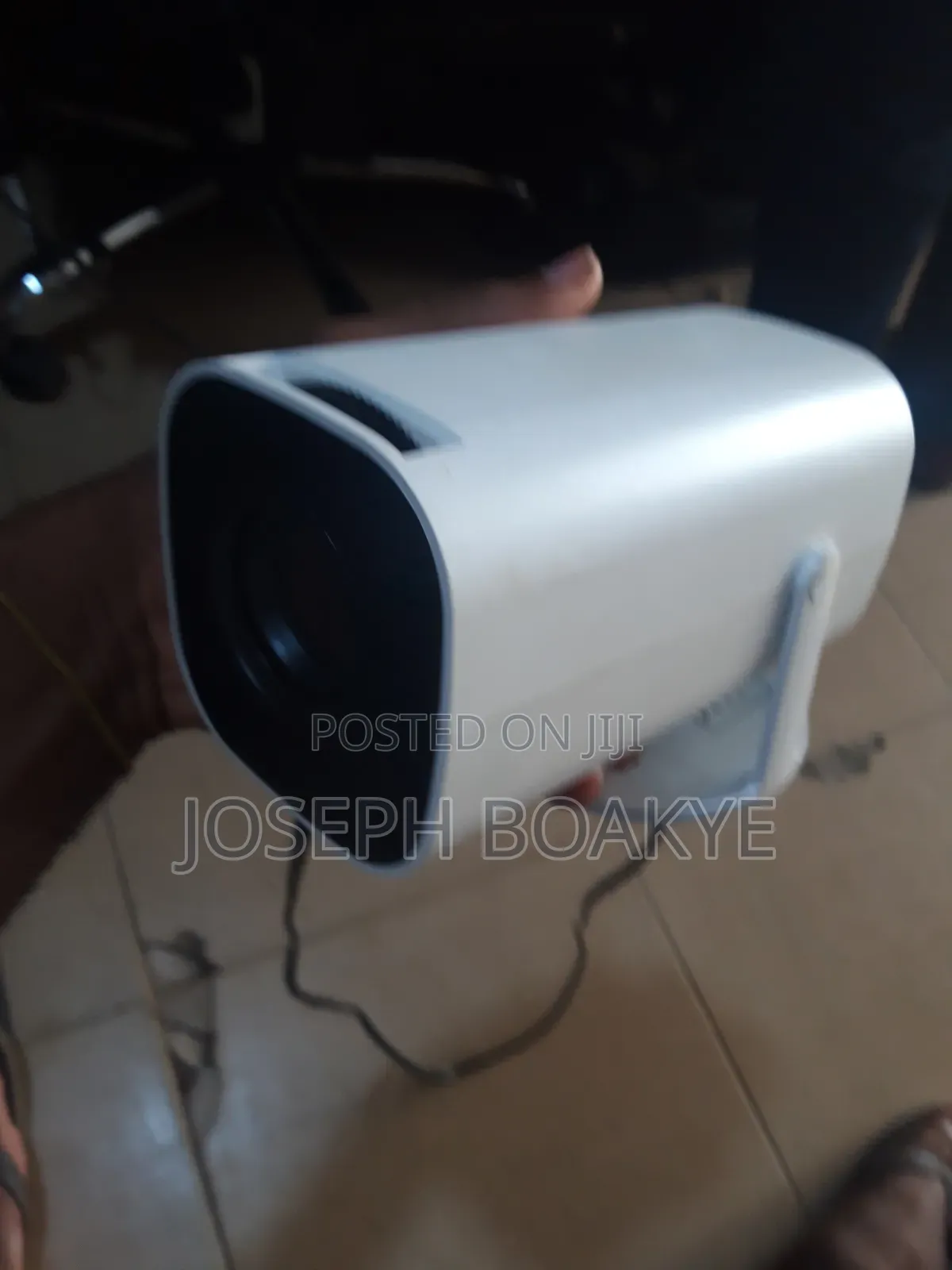 Portable UHD Projector