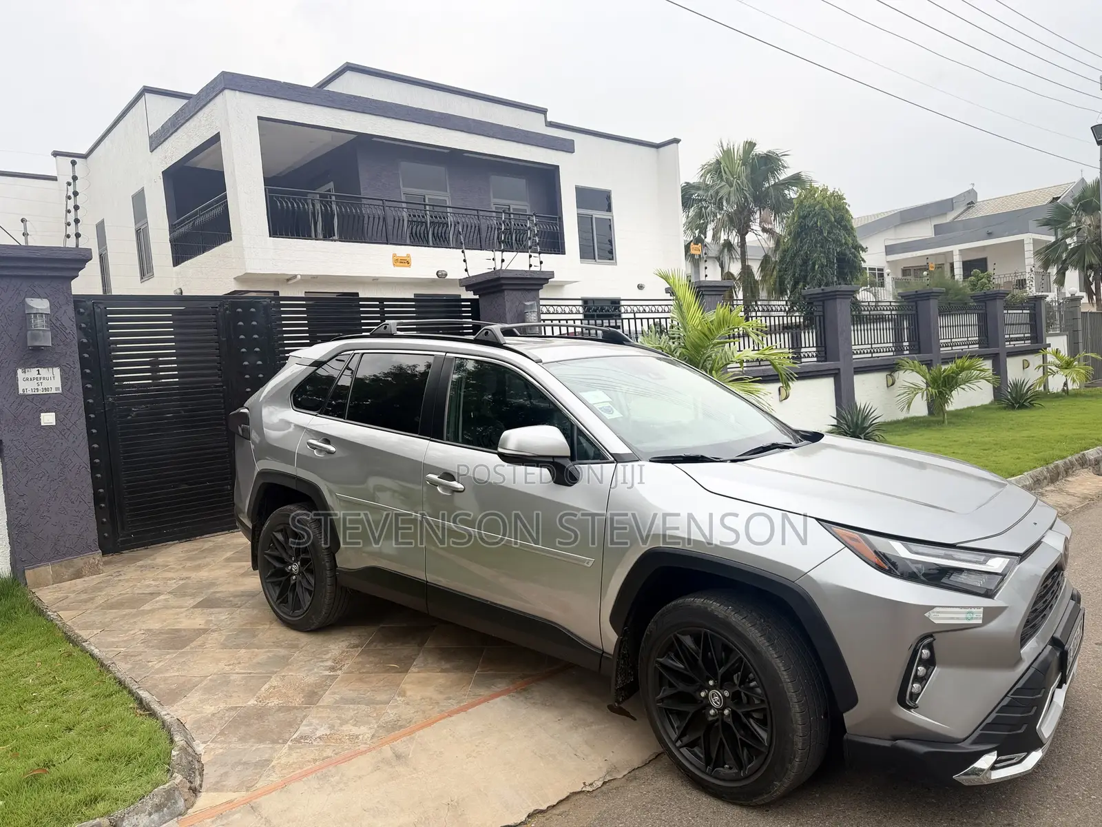 Toyota RAV4 XLE AWD 2024 Silver