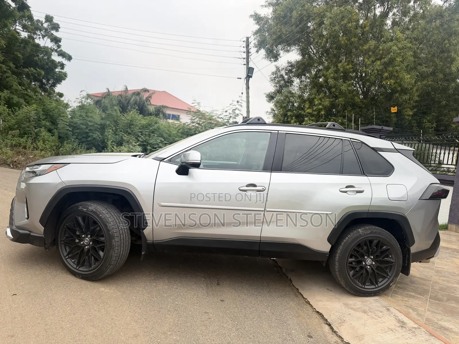 Toyota RAV4 XLE AWD 2024 Silver