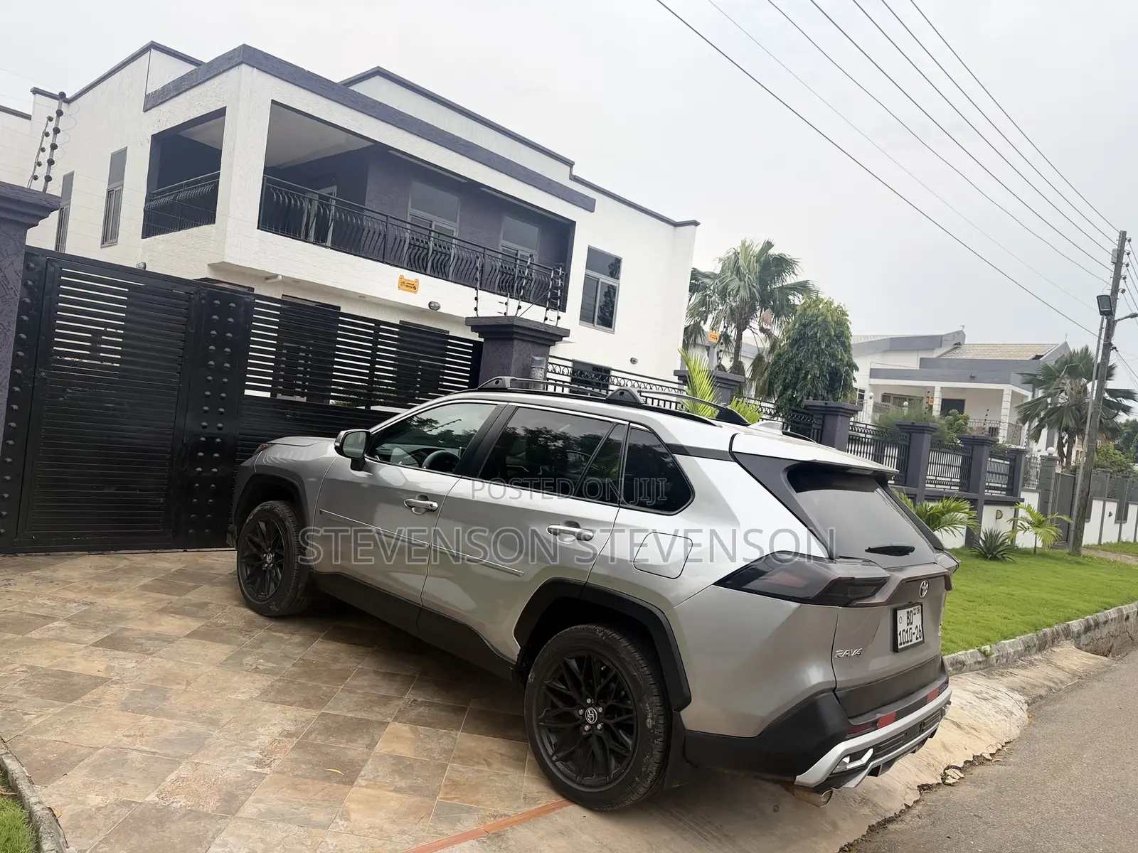 Toyota RAV4 XLE AWD 2024 Silver