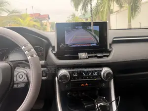 Toyota RAV4 XLE AWD 2024 Silver