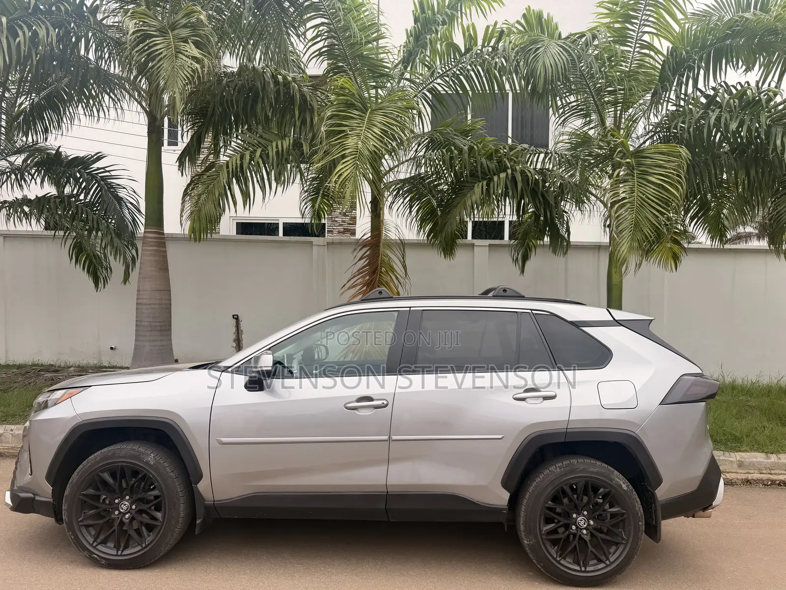Toyota RAV4 XLE AWD 2024 Silver