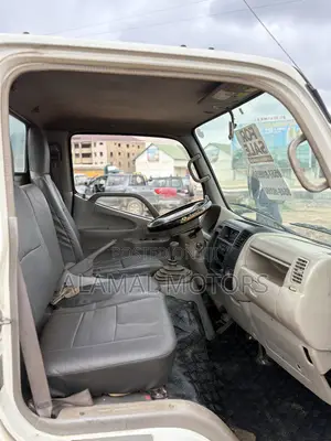 Toyota Dyna 2006 White