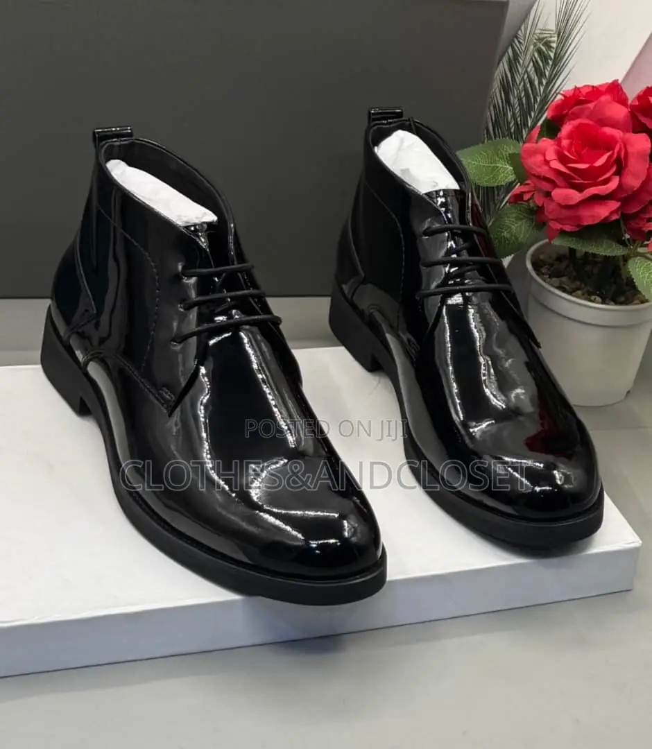 John Foster Black Grain Leather Chukka Boots