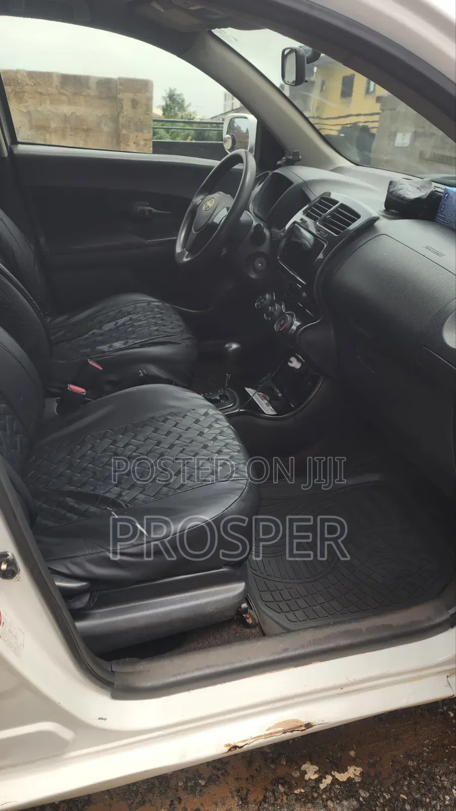 Scion xD Base 2009 White