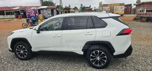 Toyota RAV4 XLE AWD 2019 White