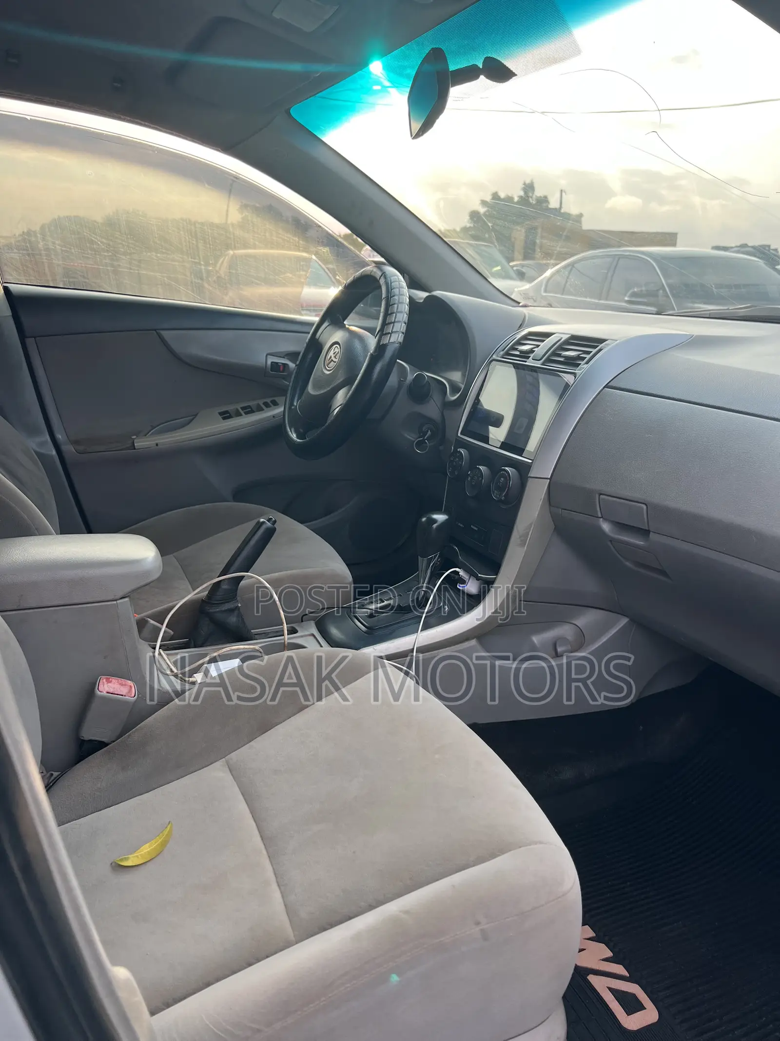 Toyota Corolla LE 4dr Sedan (1.8L 4cyl 4A) 2010 Silver