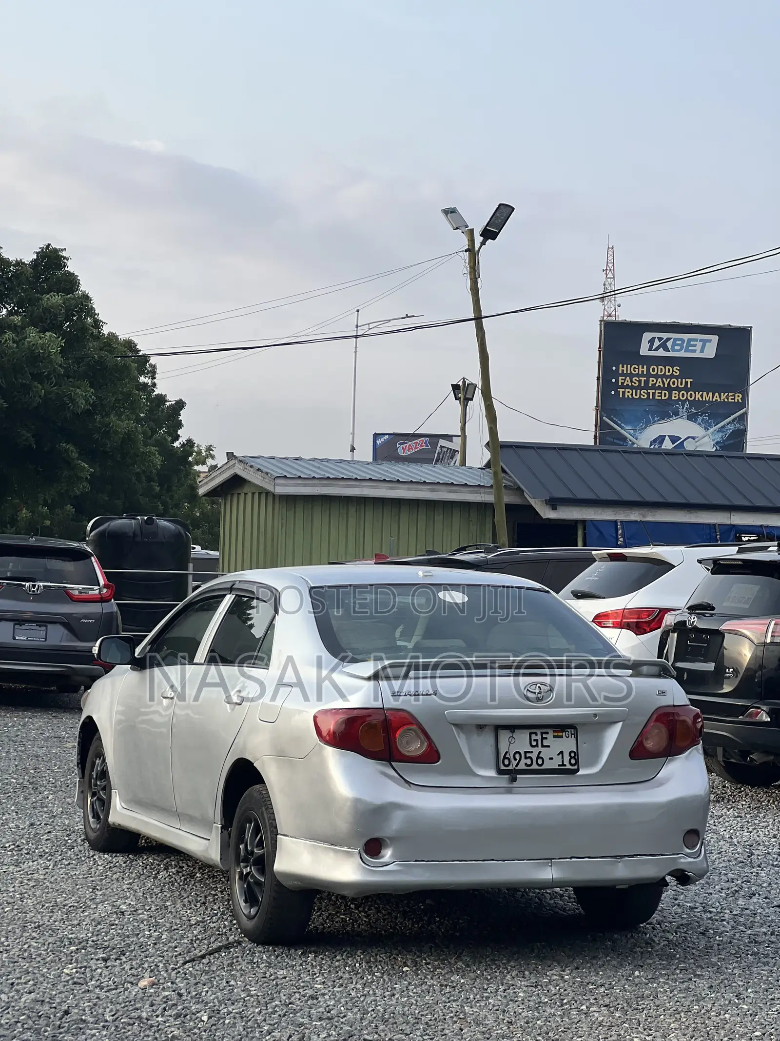 Toyota Corolla LE 4dr Sedan (1.8L 4cyl 4A) 2010 Silver