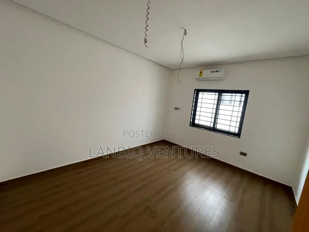 3bdrm House in Ashaley Botwe for sale