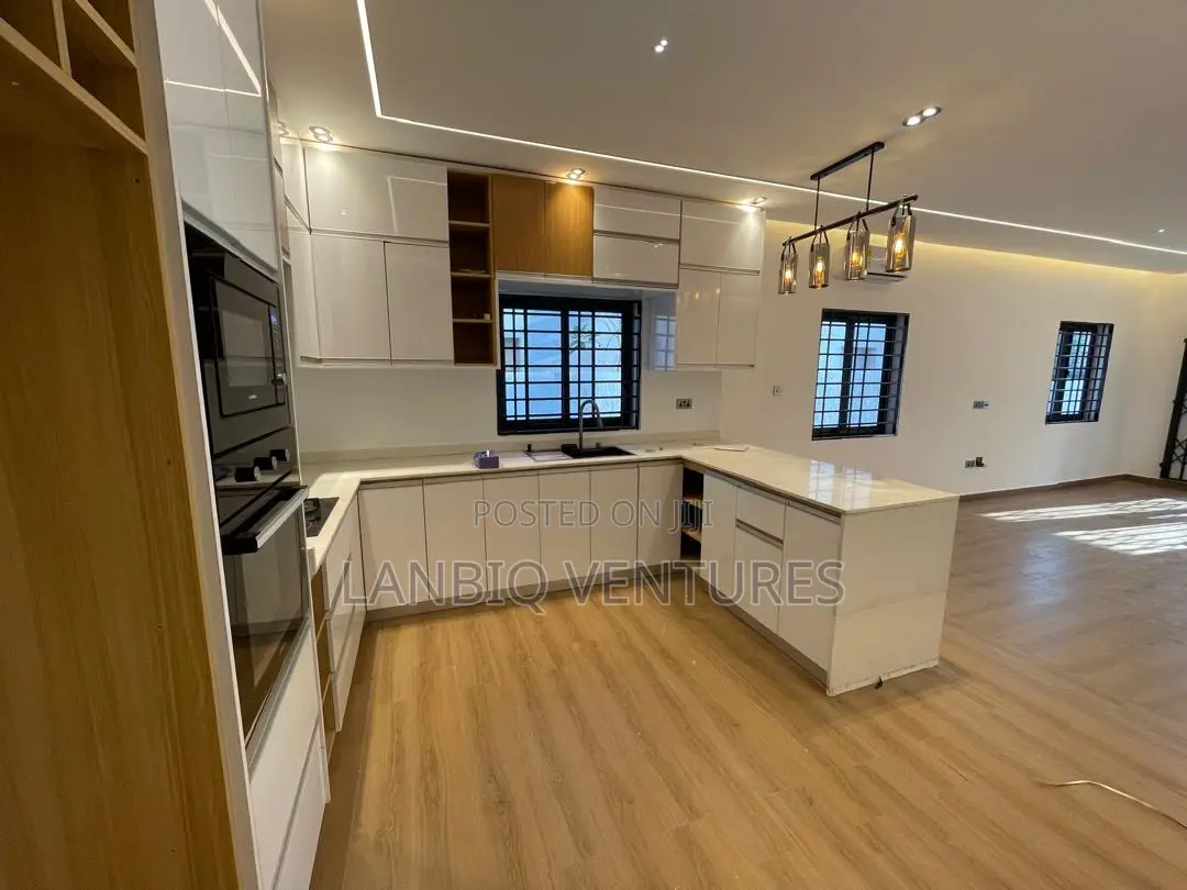 3bdrm House in Ashaley Botwe for sale