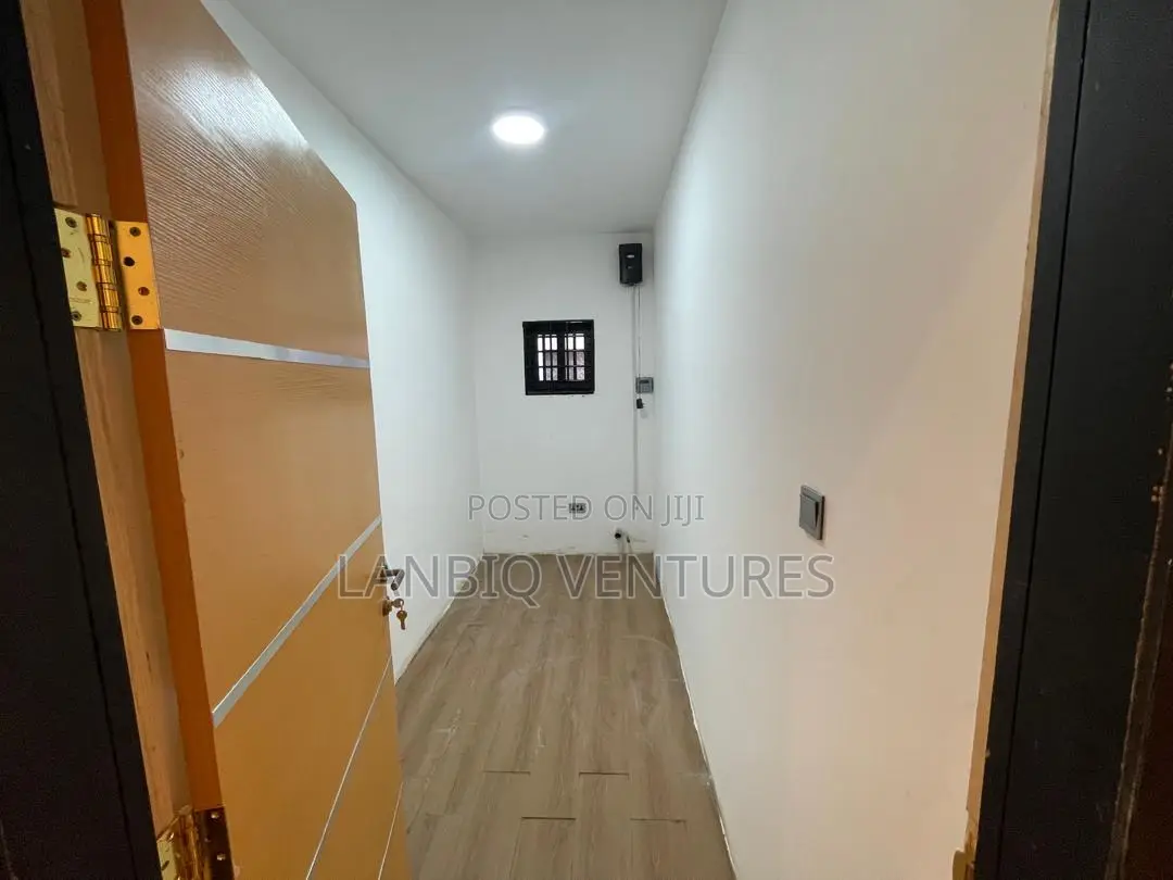 3bdrm House in Ashaley Botwe for sale