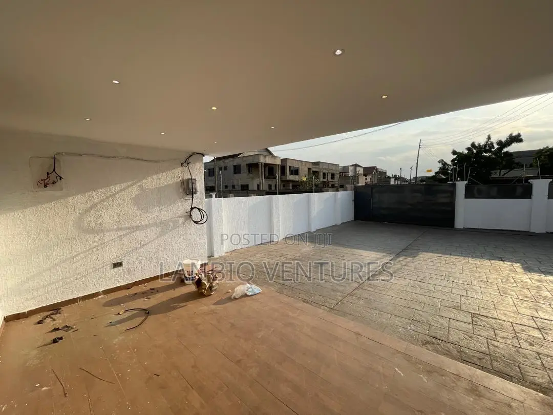 3bdrm House in Ashaley Botwe for sale