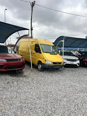 Mercedes-Benz Sprinter 2009 Yellow