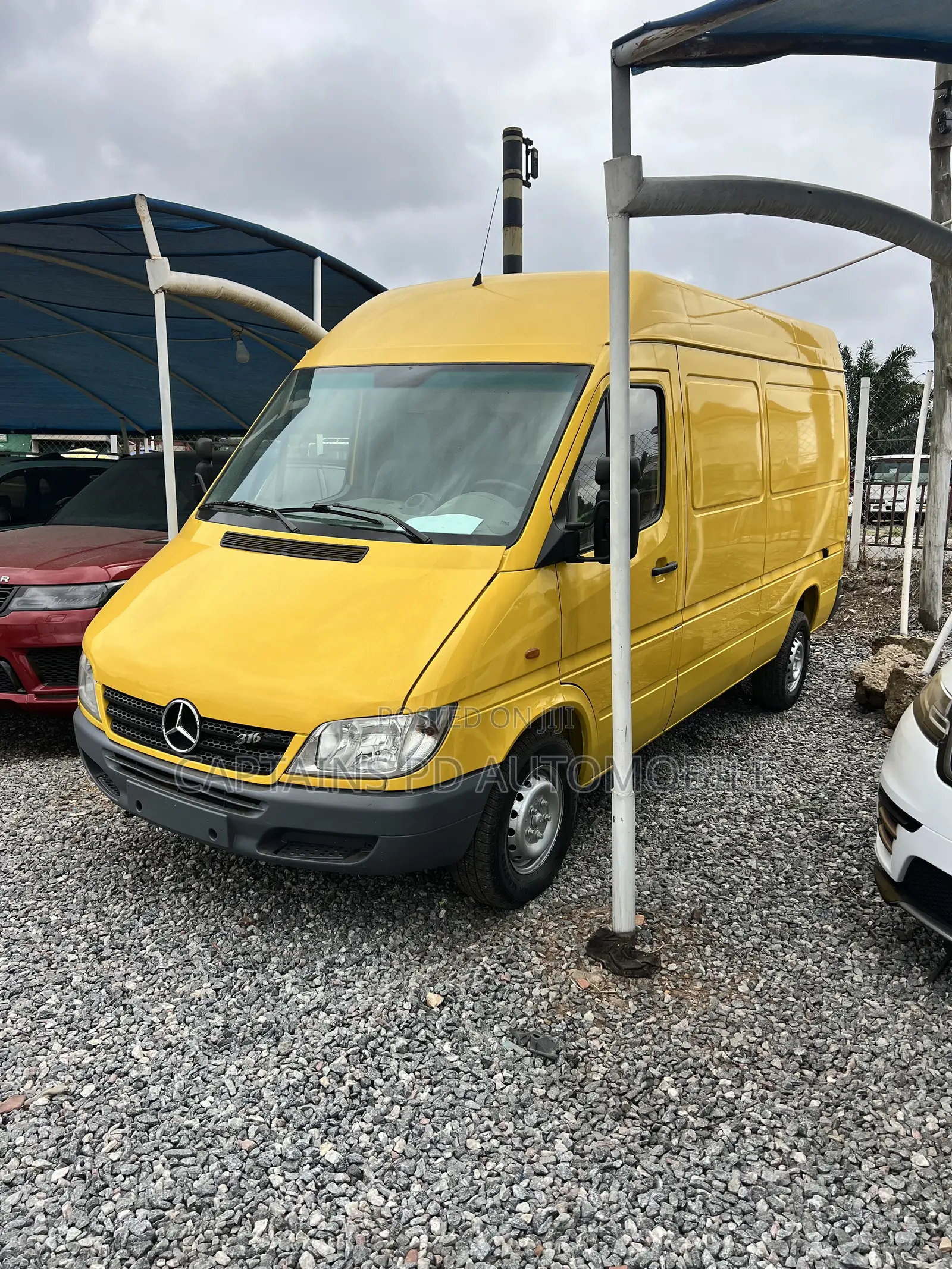 Mercedes-Benz Sprinter 2009 Yellow