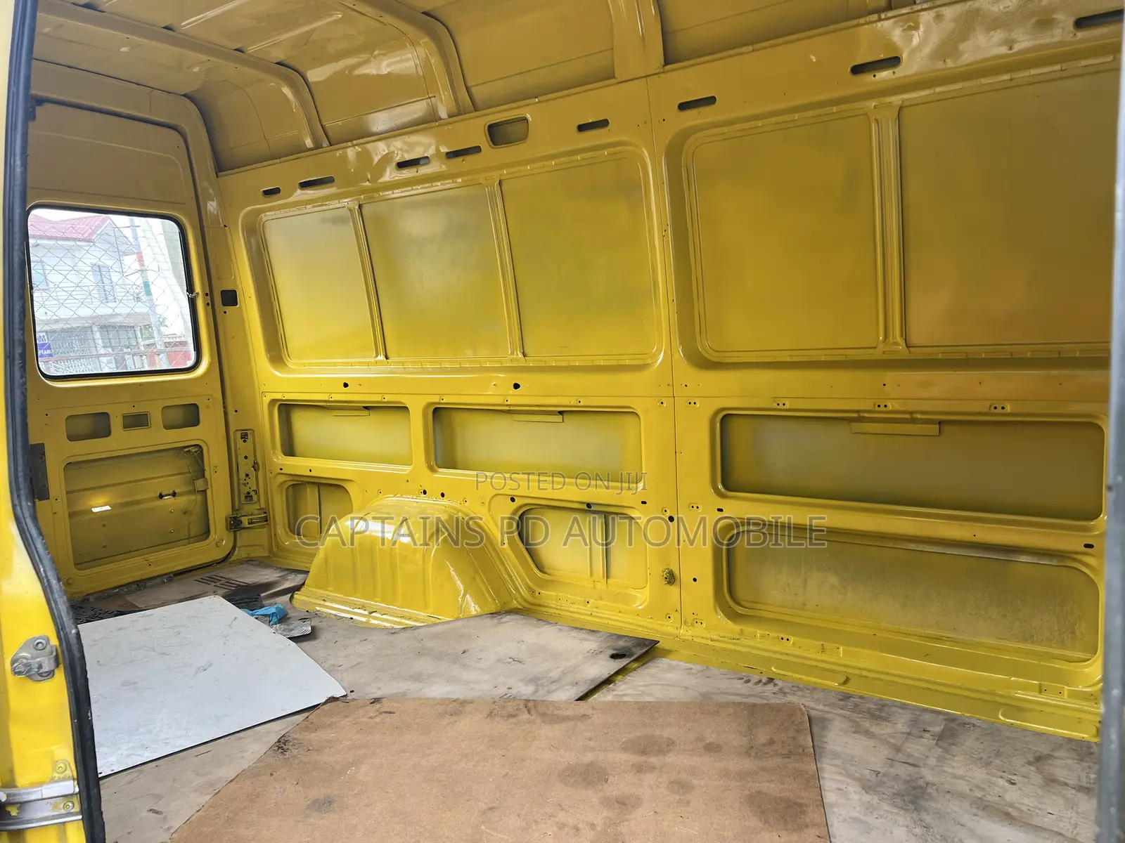 Mercedes-Benz Sprinter 2009 Yellow