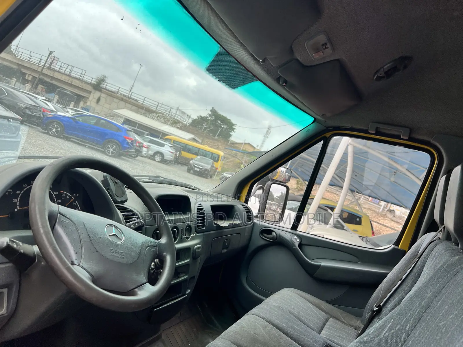 Mercedes-Benz Sprinter 2009 Yellow