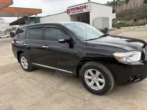 Toyota Highlander SE 2010 Black