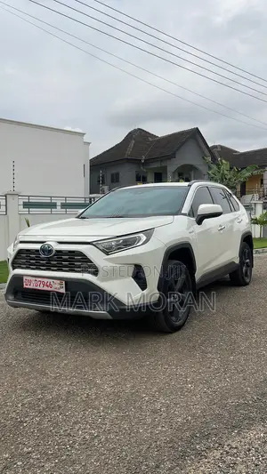 Toyota RAV4 Limited AWD 2020 White