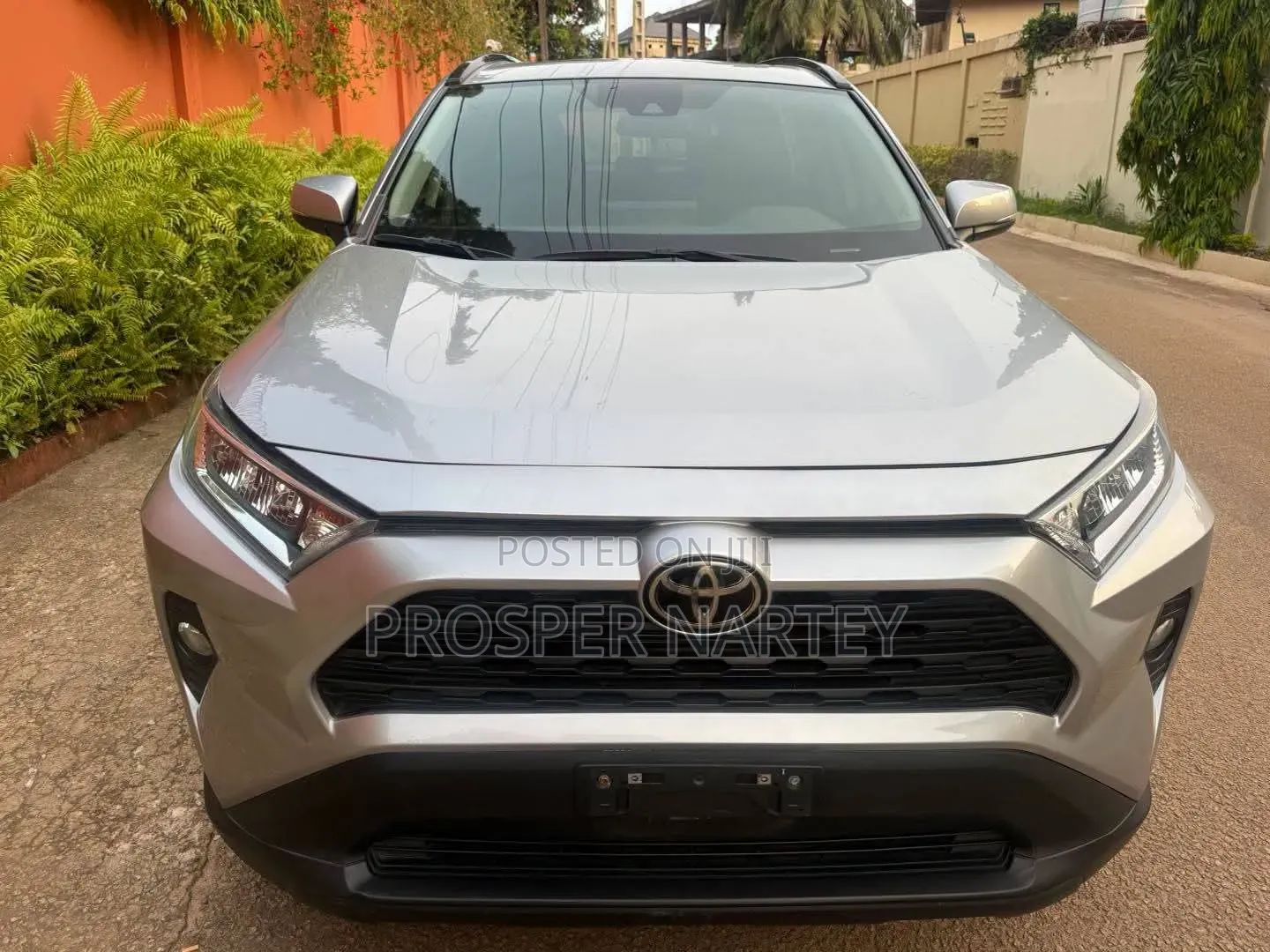 Toyota RAV4 2021 Silver