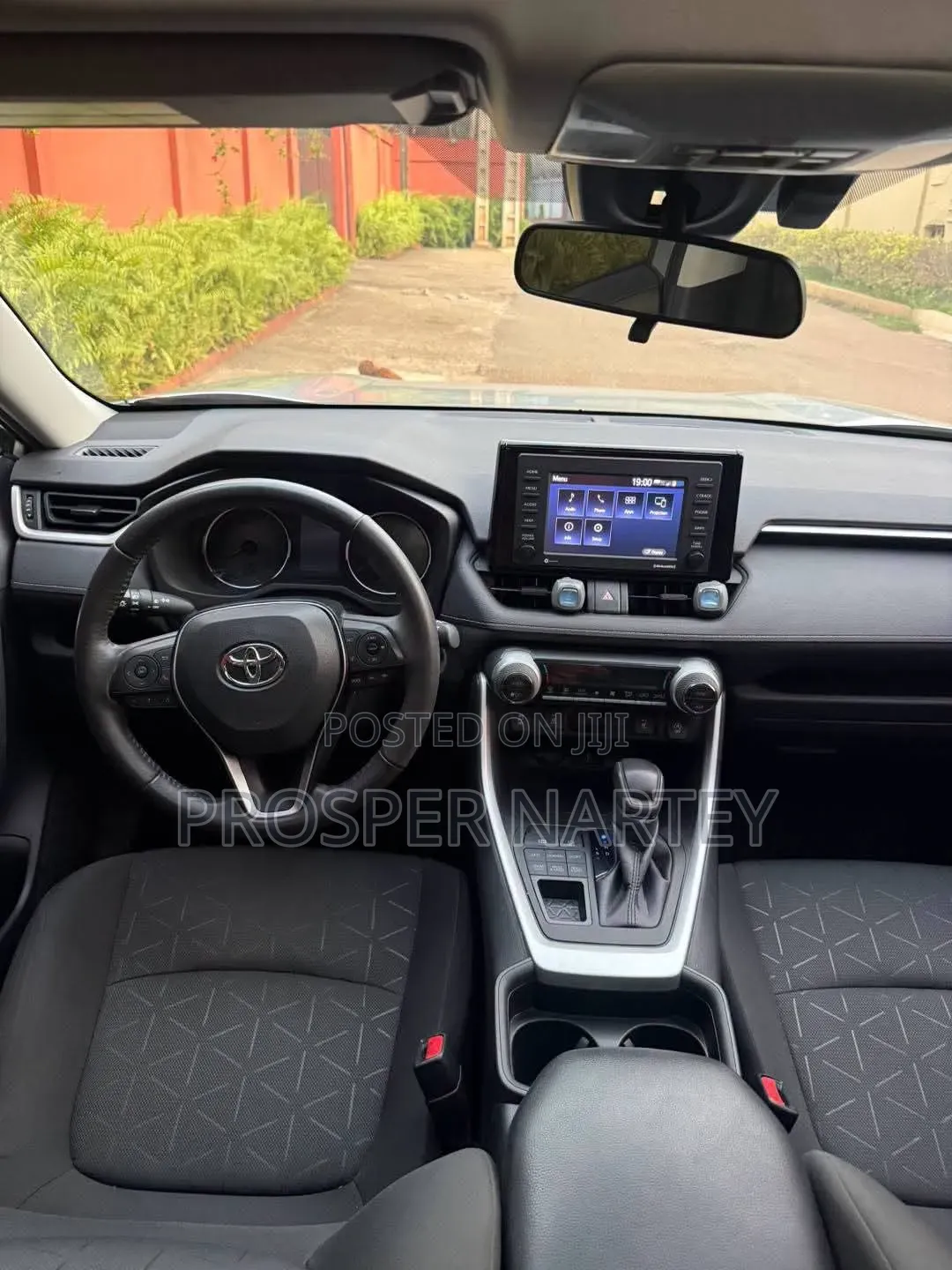 Toyota RAV4 2021 Silver