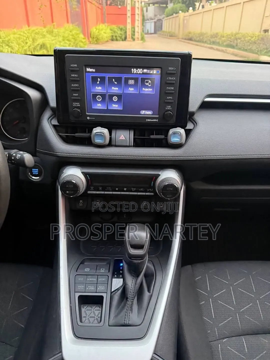 Toyota RAV4 2021 Silver