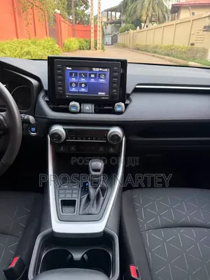 Toyota RAV4 2021 Silver