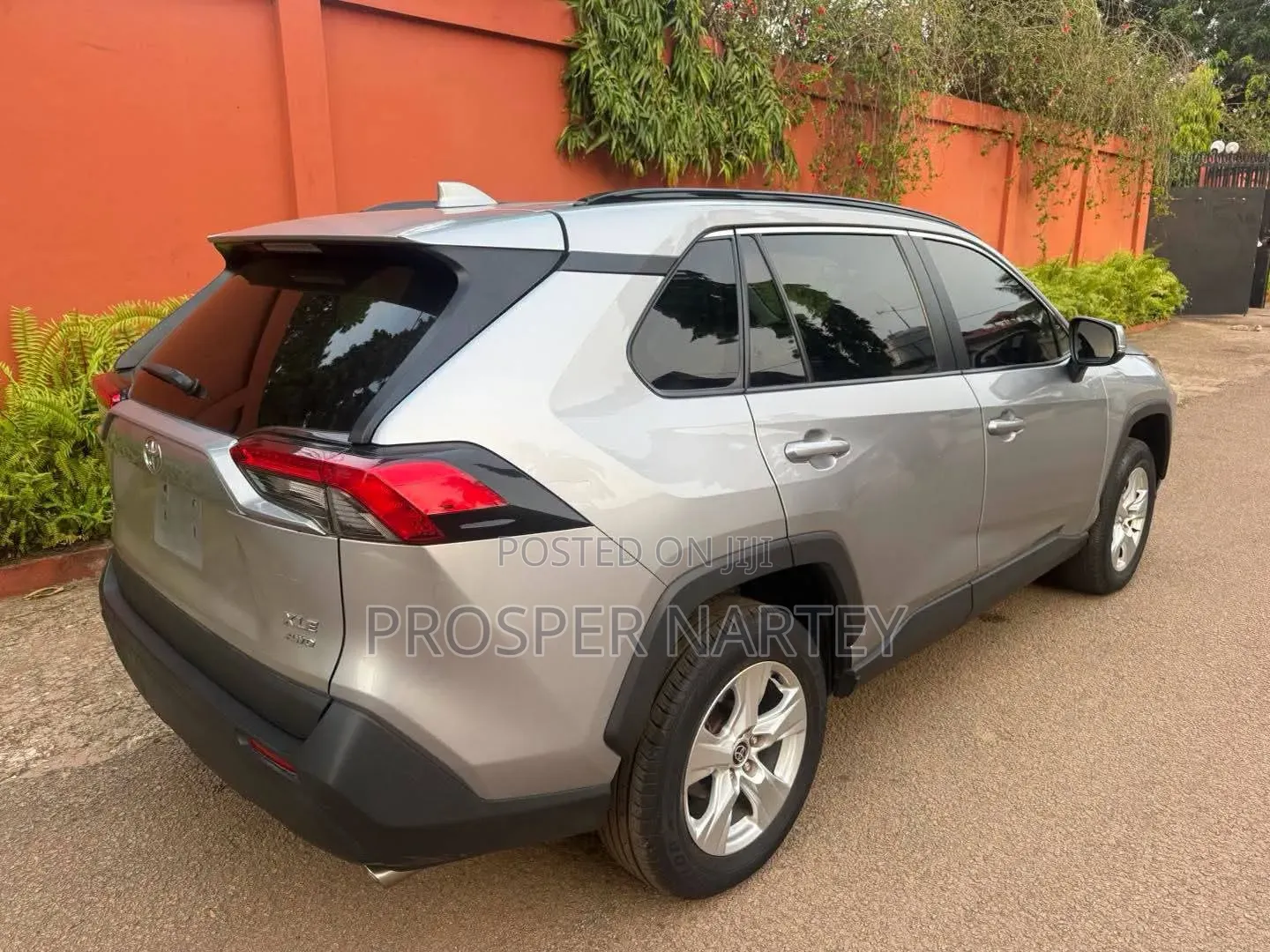 Toyota RAV4 2021 Silver
