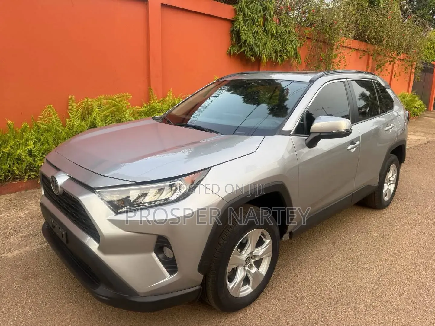 Toyota RAV4 2021 Silver