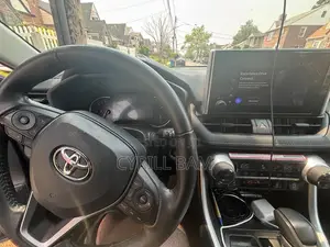 Toyota RAV4 XLE AWD 2024 Gray