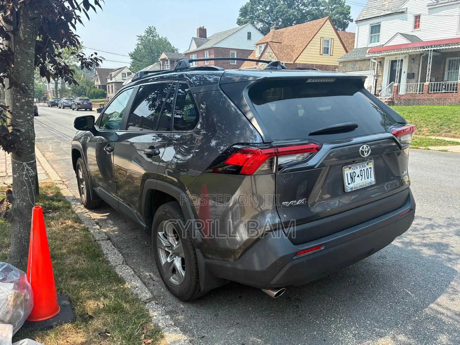 Toyota RAV4 XLE AWD 2024 Gray