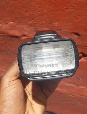 2 Flashlights for Nikon Camera + Free Diffuser