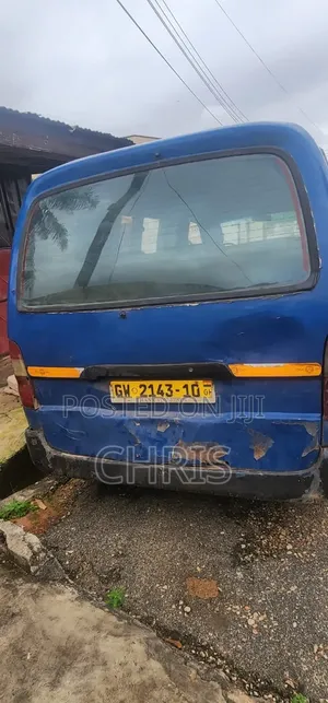 Toyota HiAce 1999 Blue