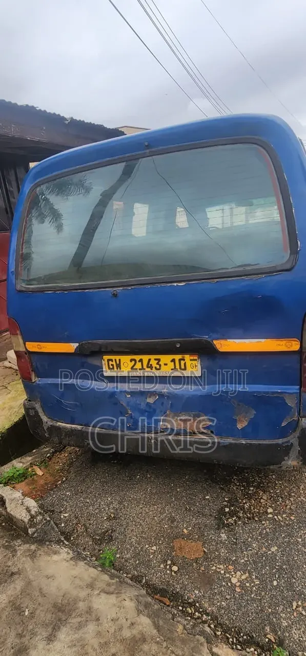 Toyota HiAce 1999 Blue
