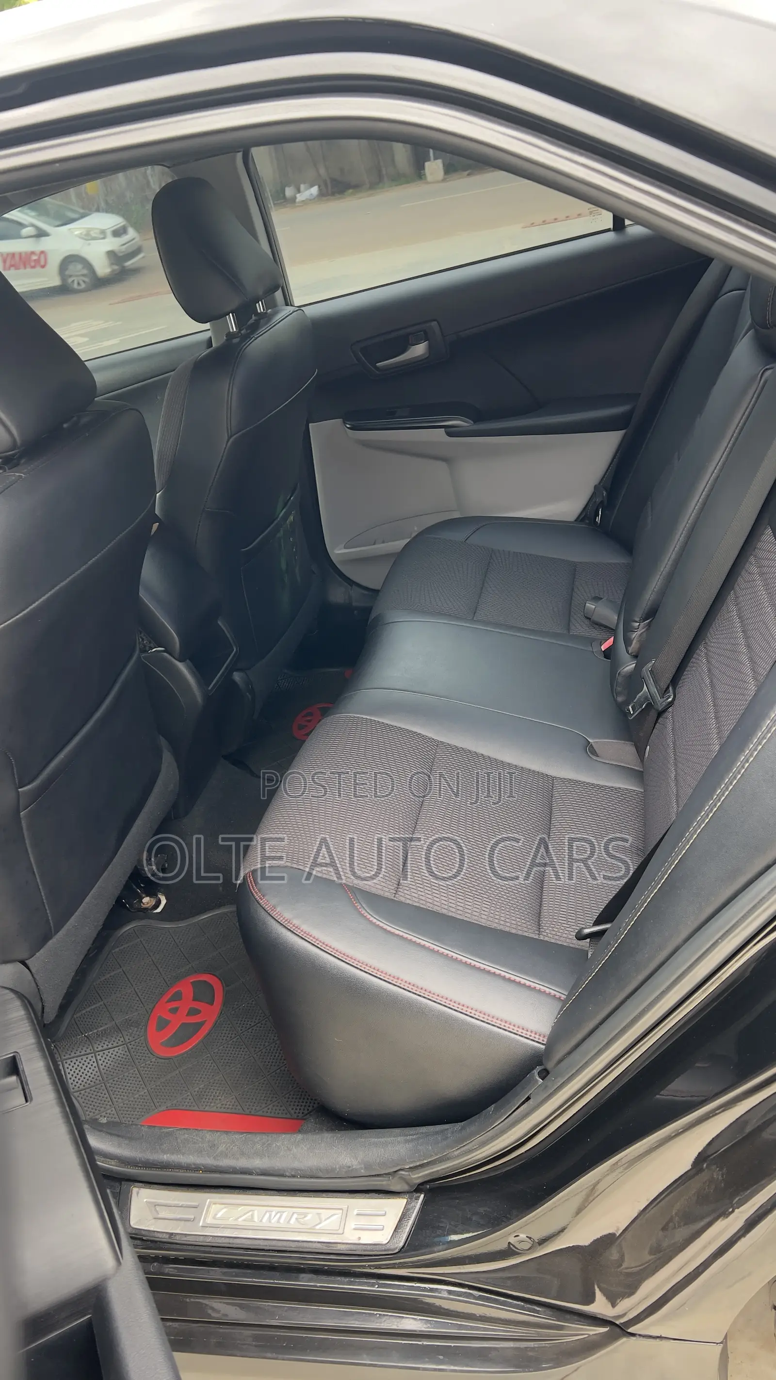 Toyota Camry SE 4dr Sedan (2.5L 4cyl 6A) 2013 Black