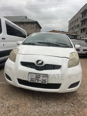 Toyota Vitz 1.0 FWD 3dr 2010 White