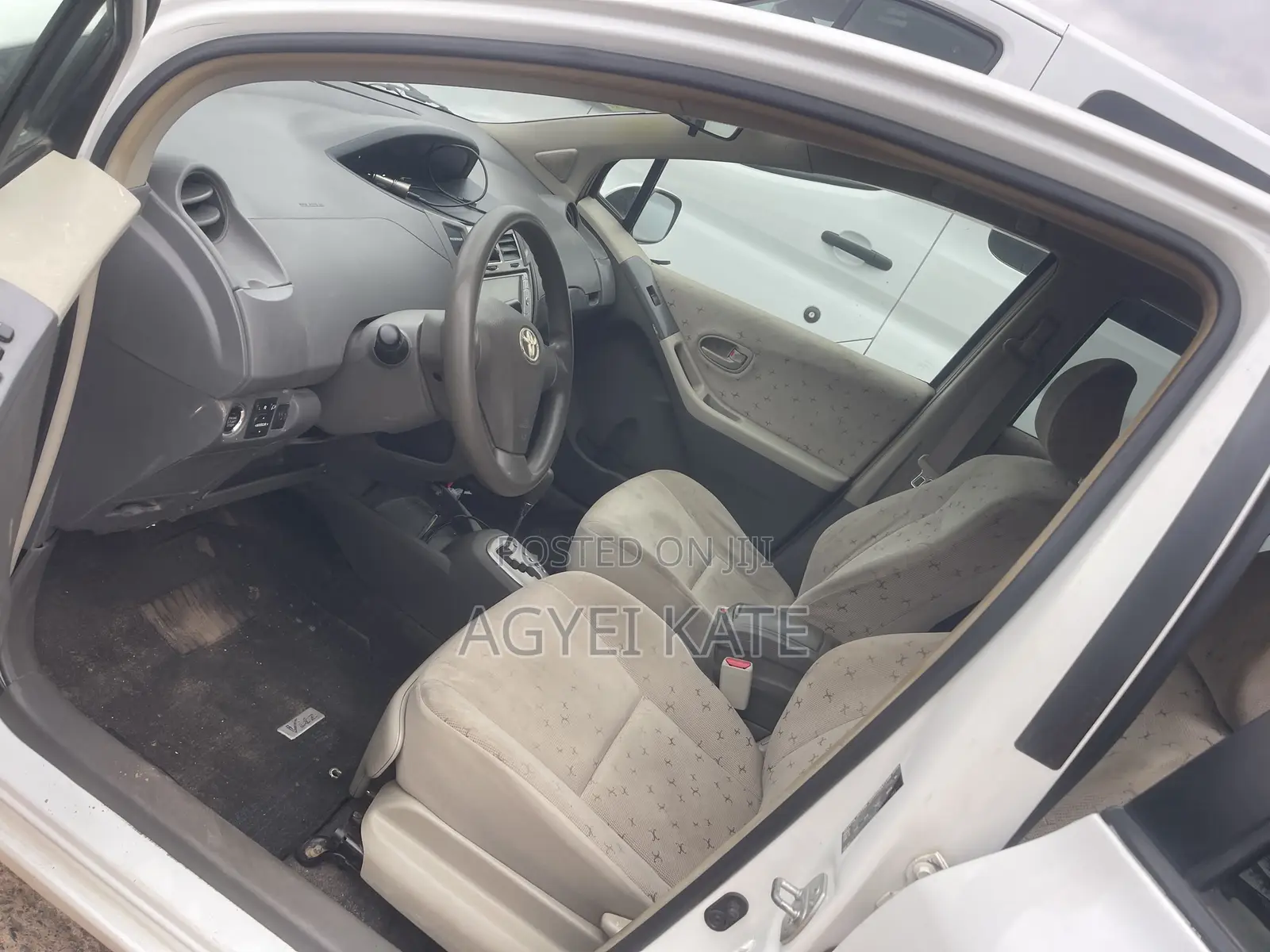 Toyota Vitz 1.0 FWD 3dr 2010 White