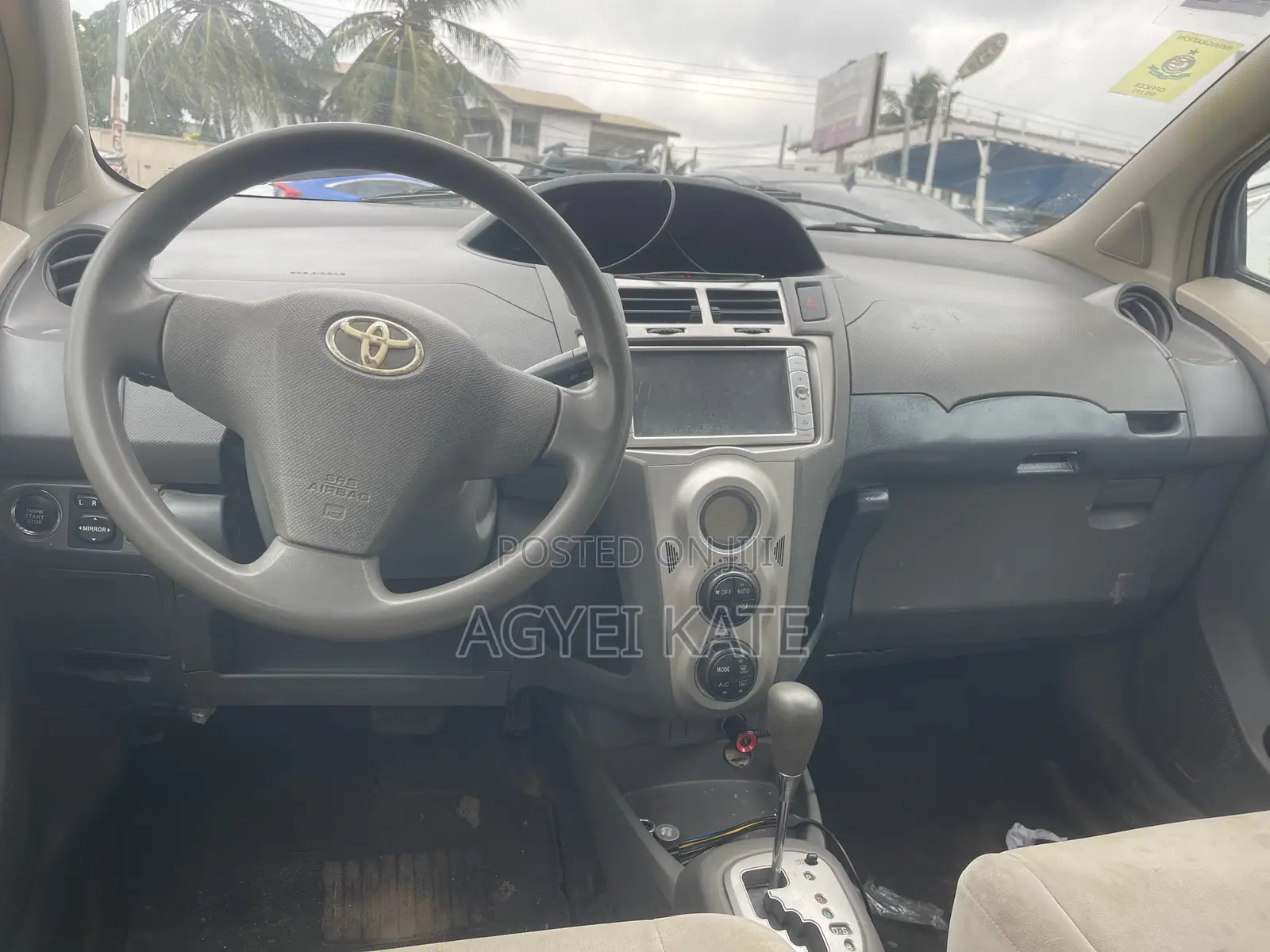 Toyota Vitz 1.0 FWD 3dr 2010 White