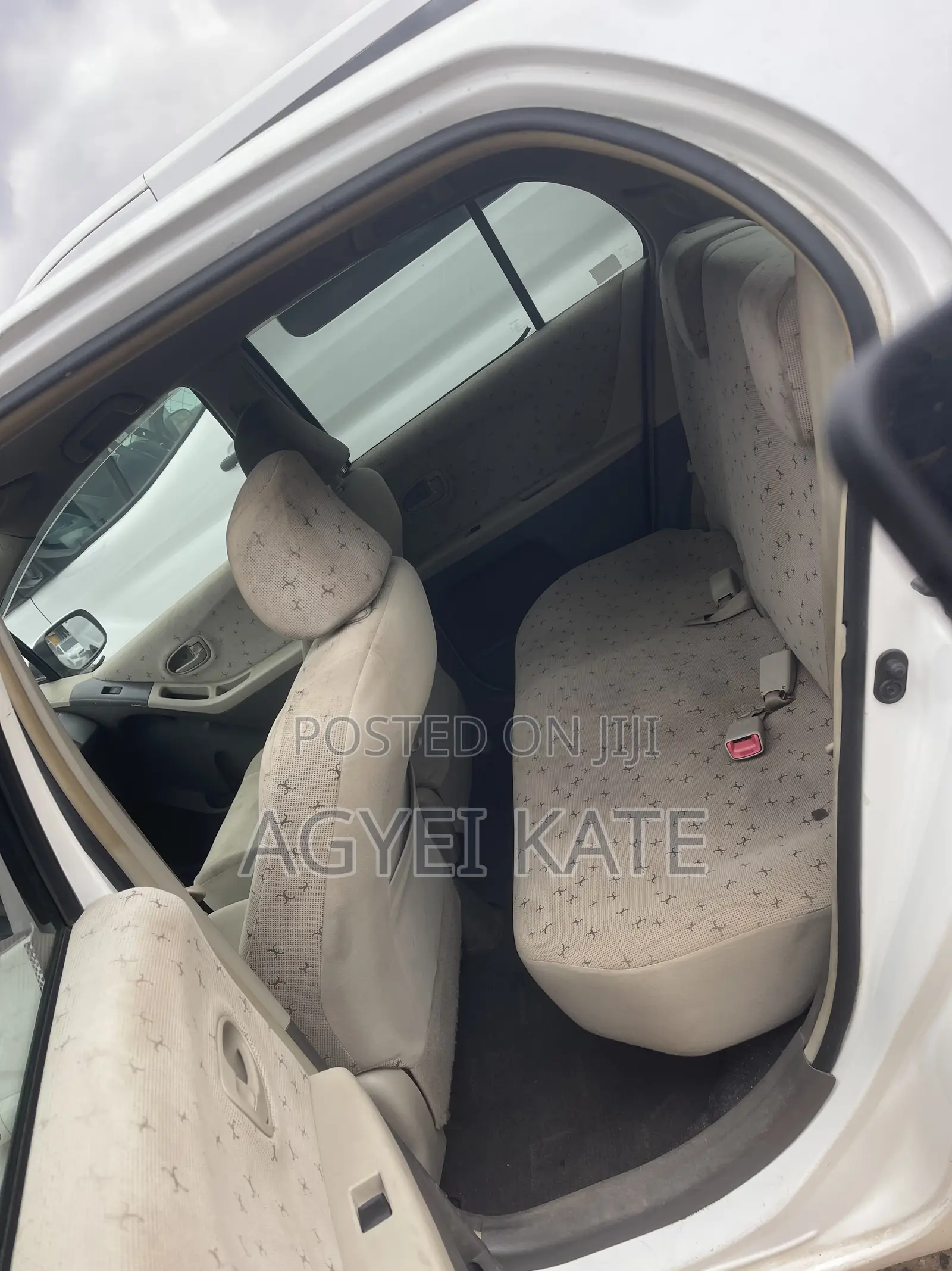 Toyota Vitz 1.0 FWD 3dr 2010 White