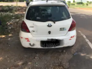 Toyota Vitz 1.0 FWD 5dr 2009 White