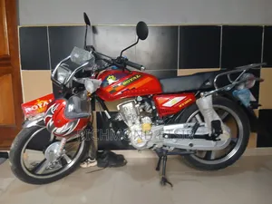 New Royal RY125 2026 Red