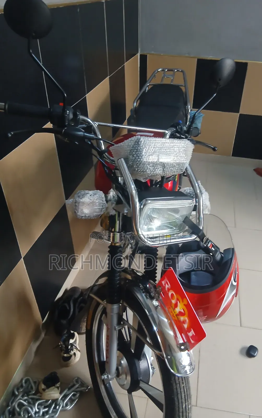 New Royal RY125 2026 Red
