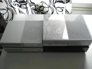 Microsoft Xbox One S 1TB White Console Original Controller Fully